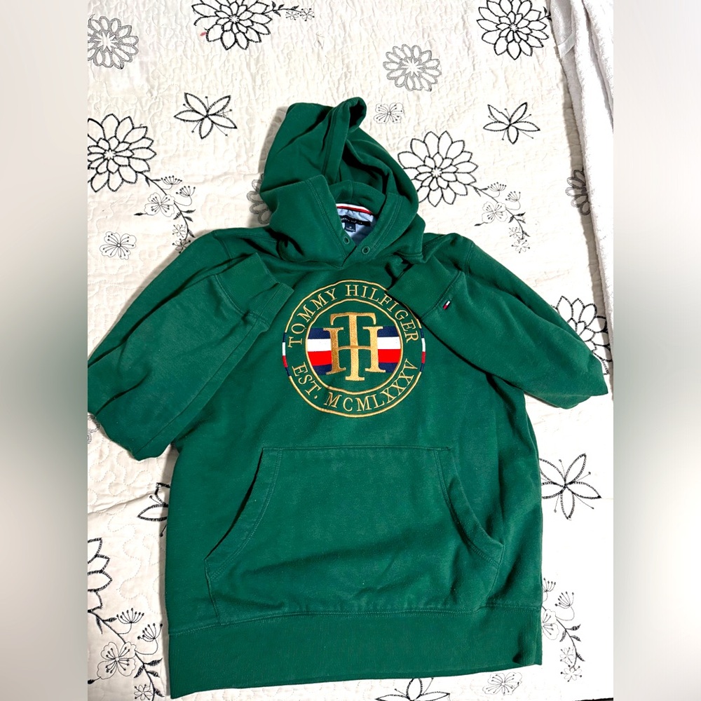Men’s Green Tommy Hilfiger Hoodie ( size M)